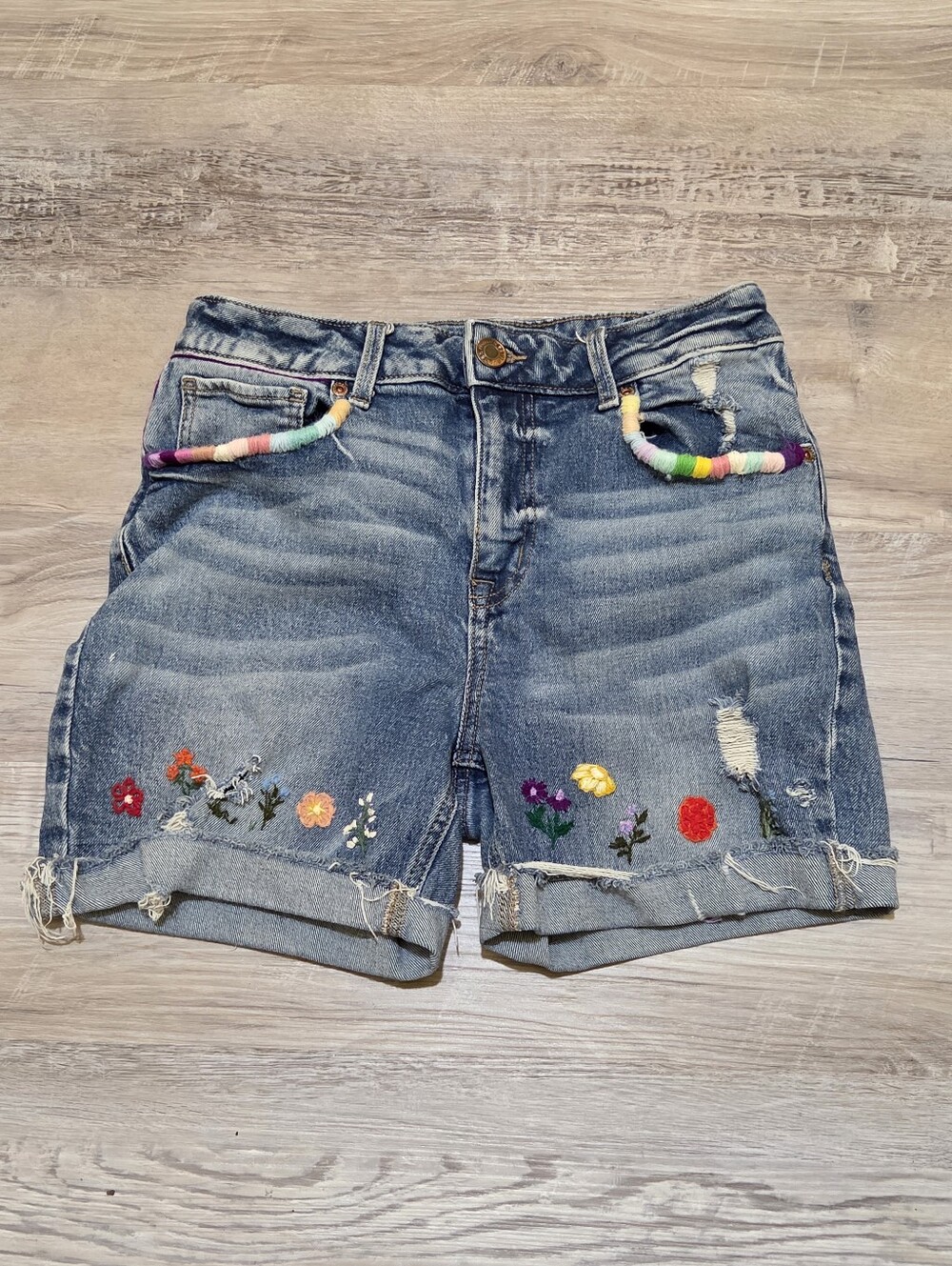 Art Deco & Embroidered Cut Off Denim Women's Shorts Size 6